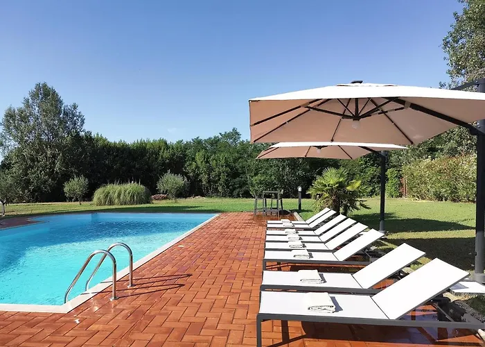 Villa Regina Elena Vittoria *